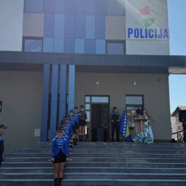 policija
