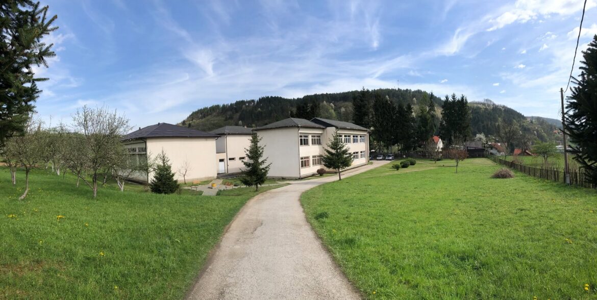 kaonik skola
